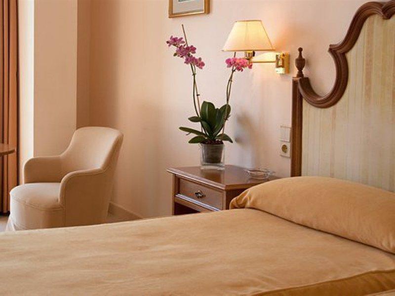 Hotel Miramar Mallorca Port de Pollença Exteriör bild